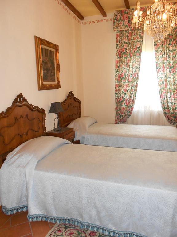 Podere Buriano Apartman Arezzo Szoba fotó